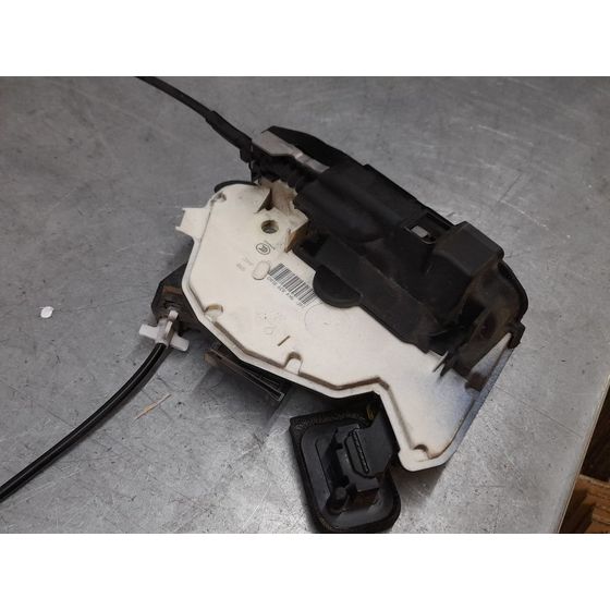 Cerradura Puerta Trasera Derecha Para Volkswagen Golf Vii Lim.