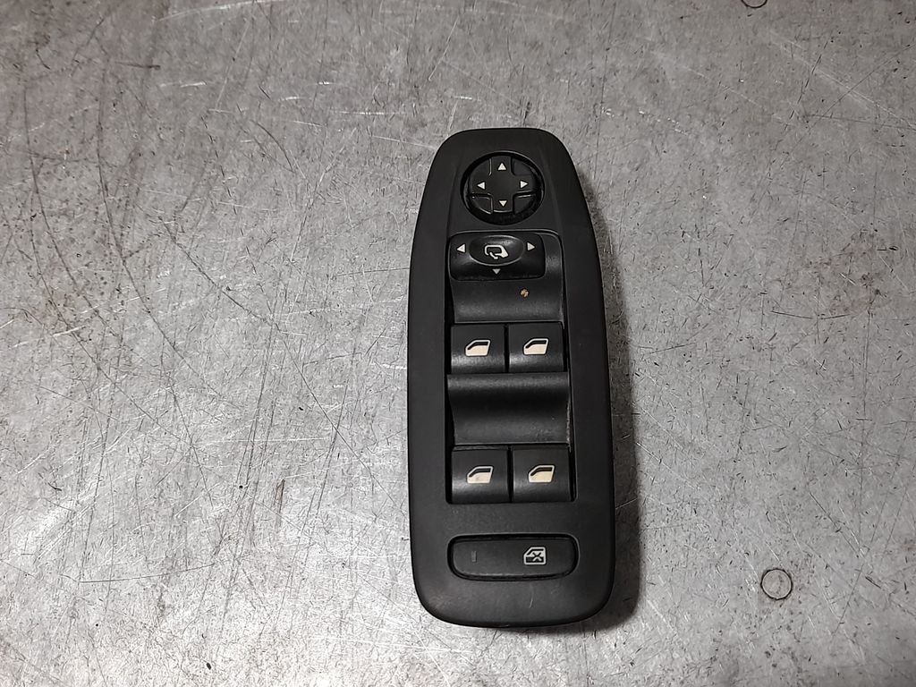 Mando Elevalunas Delantero Izquierdo  Para Peugeot 2008