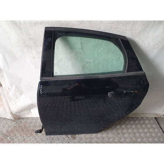 Puerta Trasera Izquierda Para Ford Focus Lim.
