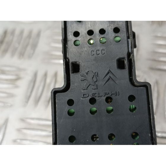 Mando Elevalunas Delantero Izquierdo Para Citroen Ds3