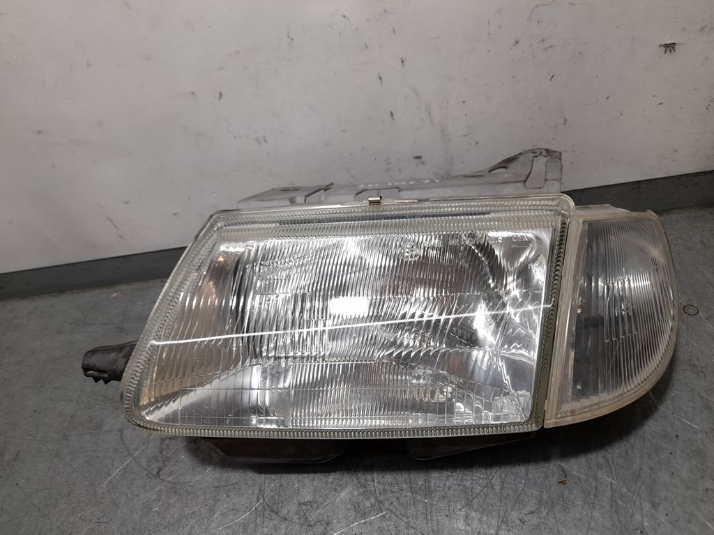 Faro Izquierdo Para Citroen Saxo