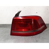 Piloto Trasero Derecho Para Volkswagen Passat Lim.