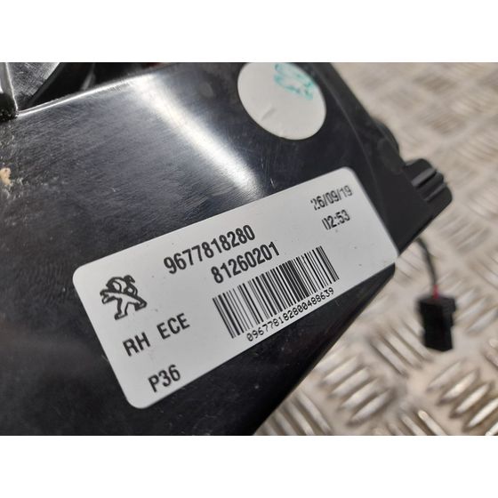 Piloto Trasero Derecho Para Peugeot 308