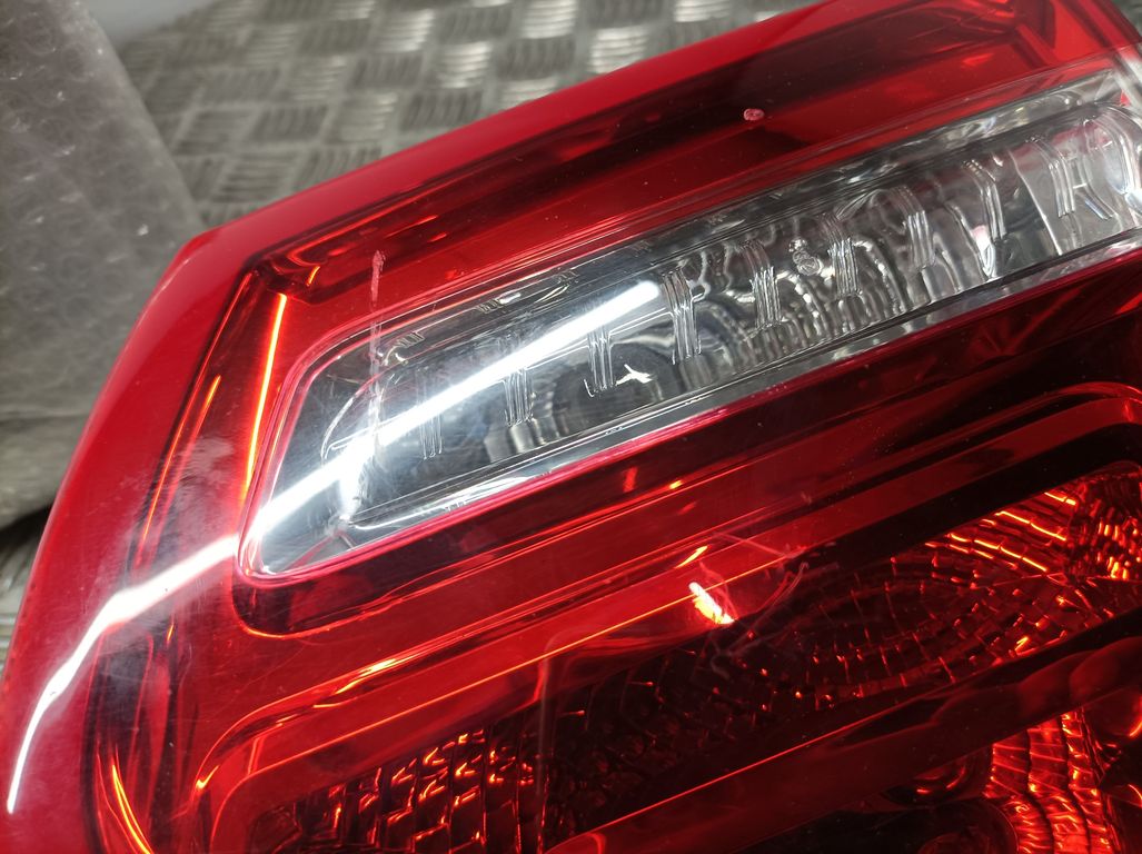Piloto Trasero Derecho Para Citroen C4 Picasso