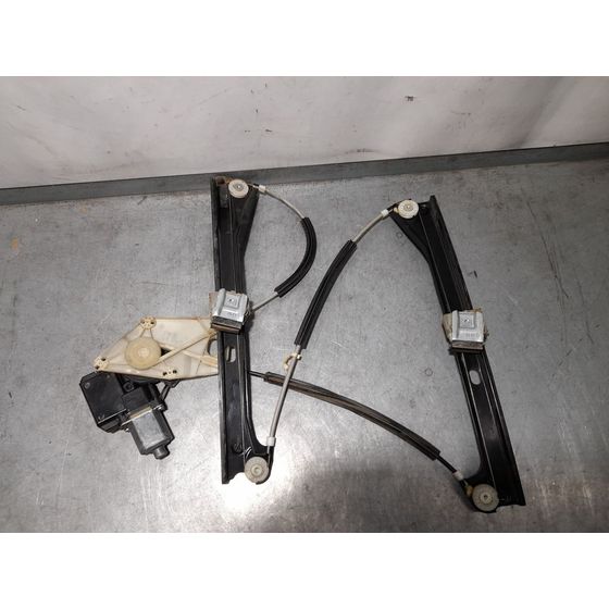 Elevalunas Delantero Derecho Para Volkswagen Polo