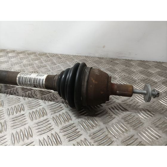 Transmision Delantera Derecha para Ford Focus Lim. (Cb4)