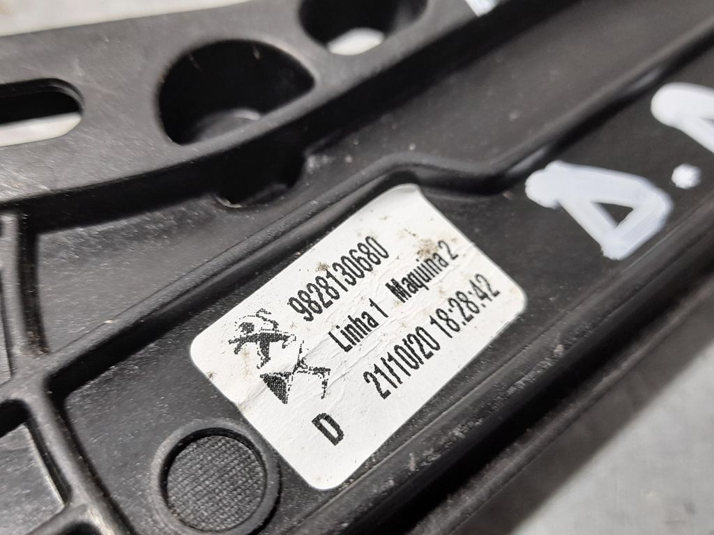 Elevalunas Delantero Derecho Para Peugeot 2008