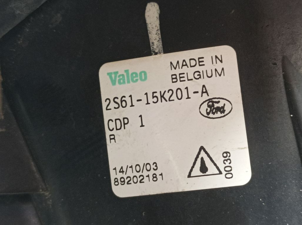 Faro Antiniebla Izquierdo Para Ford Fiesta