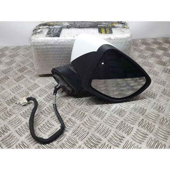 Retrovisor Derecho Para Nissan Micra V