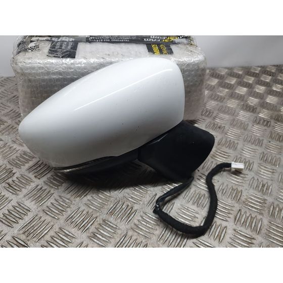 Retrovisor Derecho Para Nissan Micra V
