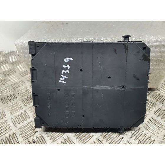 Caja Reles / Fusibles Para Peugeot 508