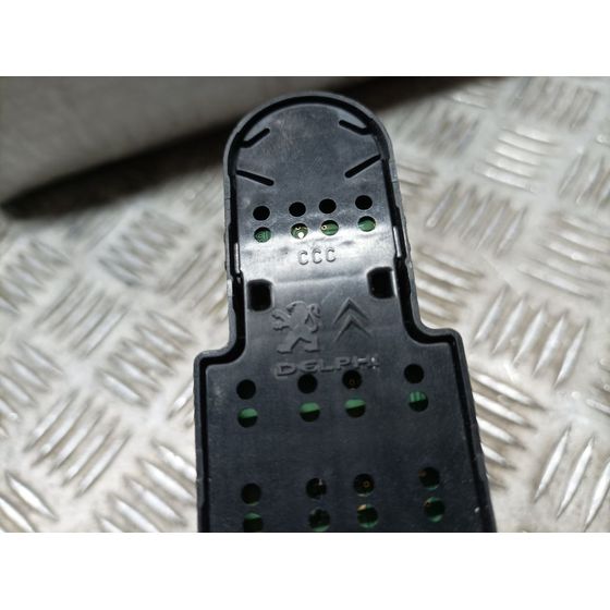 Mando Elevalunas Delantero Izquierdo Para Citroen Ds3