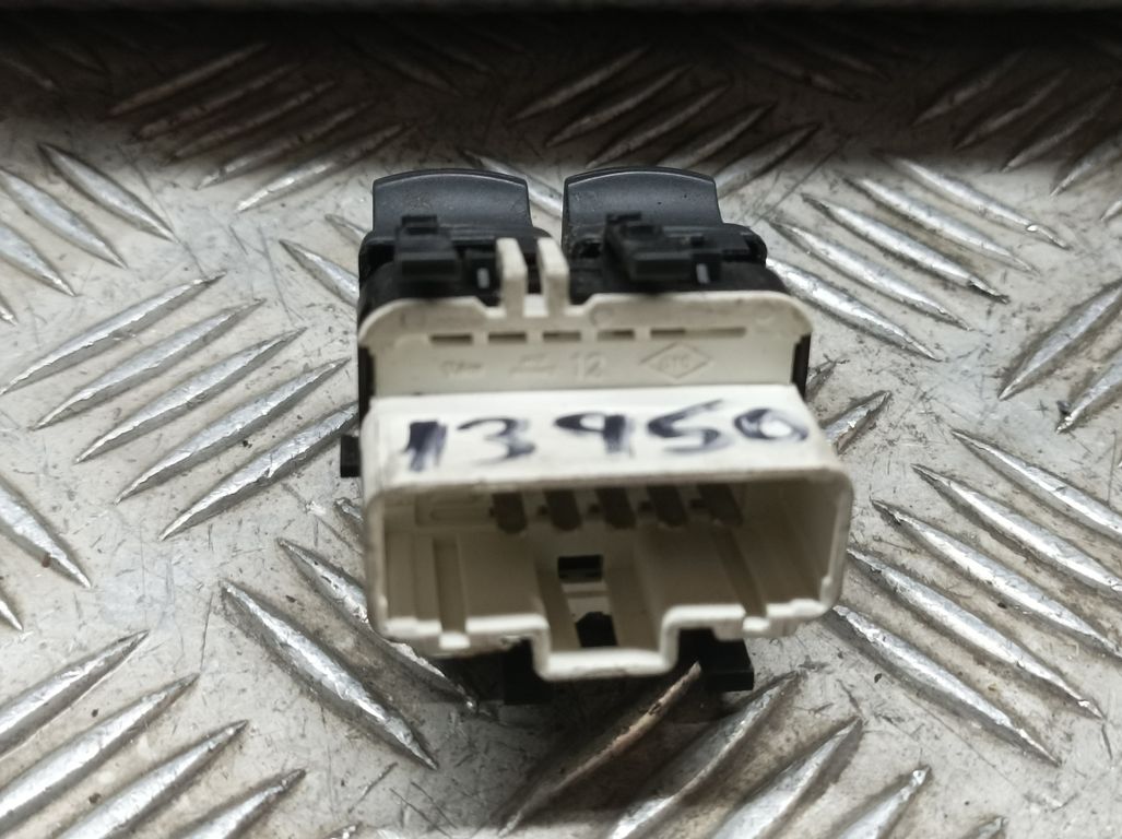 Mando Elevalunas Delantero Izquierdo  Para Renault Clio Iii