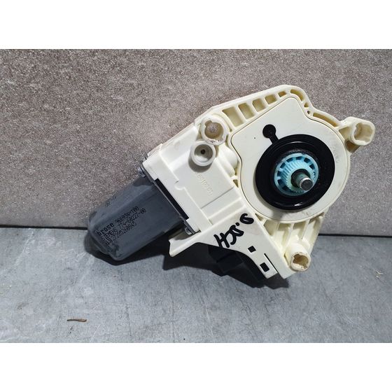 Motor Elevalunas Delantero Derecho Para Audi A4 Ber.