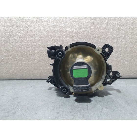 Faro Antiniebla Derecho para Mercedes-Benz Clase B (W245)