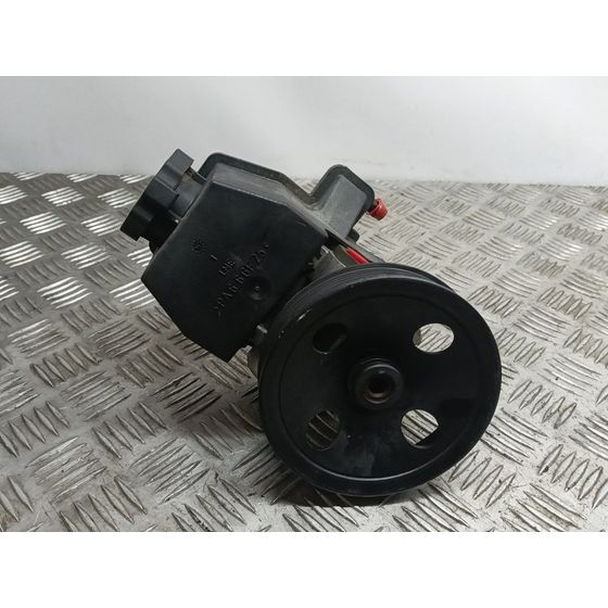Bomba Direccion para Mercedes Clase C Berlina