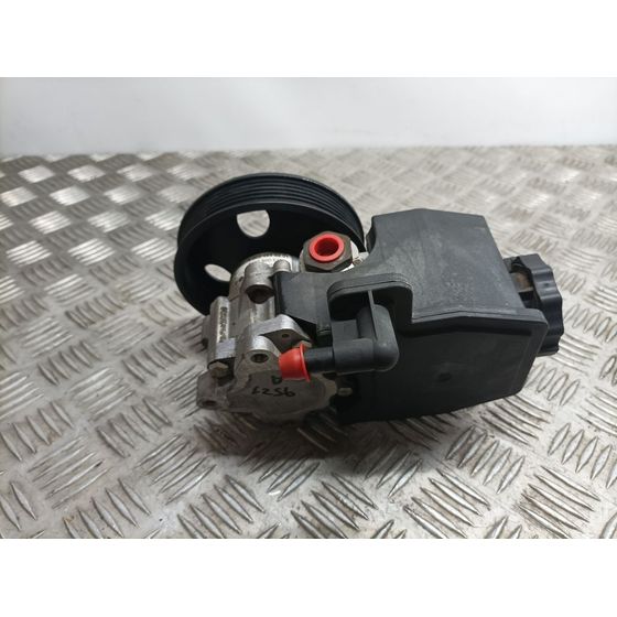 Bomba Direccion para Mercedes Clase C Berlina