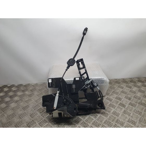 Cerradura Puerta Delantera Derecha Para Ford Fiesta