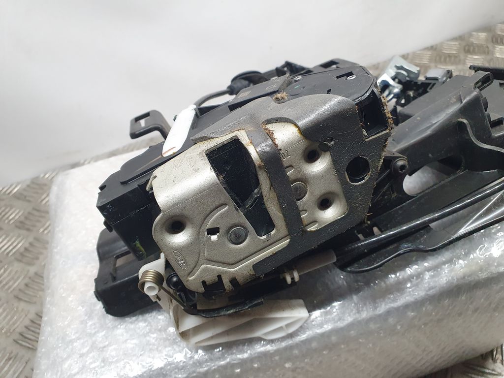 Cerradura Puerta Delantera Derecha Para Ford Fiesta