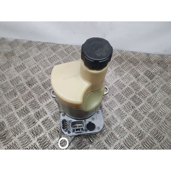 Bomba Direccion Electrica Para Volvo C30