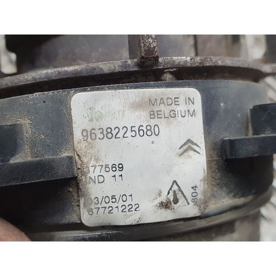 Faro Antiniebla Izquierdo para Citroen Xsara Picasso
