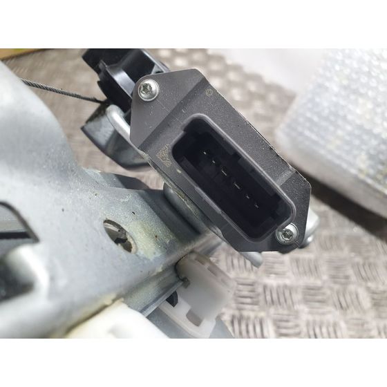 Elevalunas Trasero Derecho Para Peugeot 5008