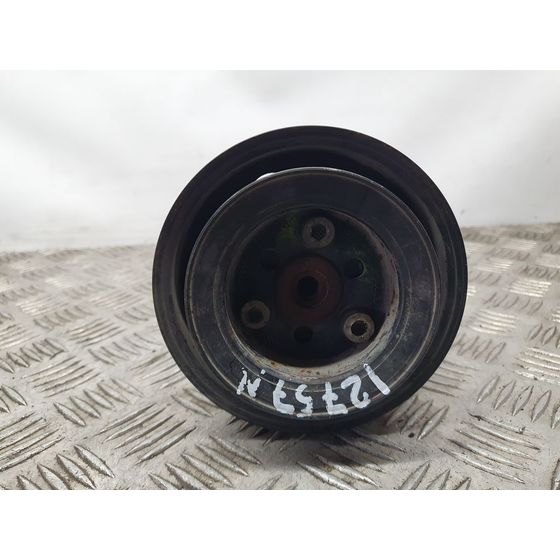 Bomba Direccion para Volkswagen Passat Berlina (3B2)