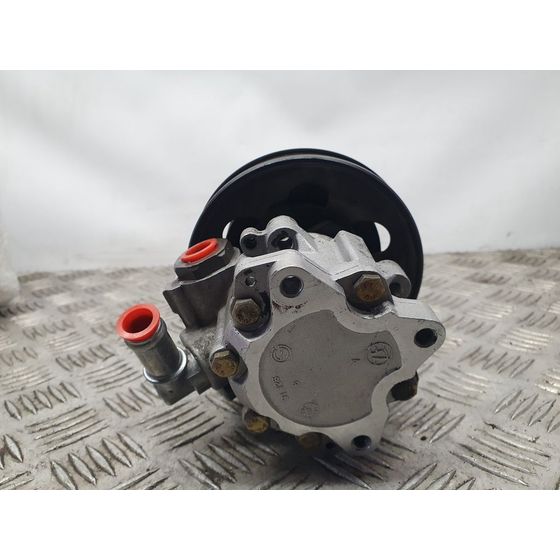 Bomba Direccion para Volkswagen Passat Berlina (3B2)