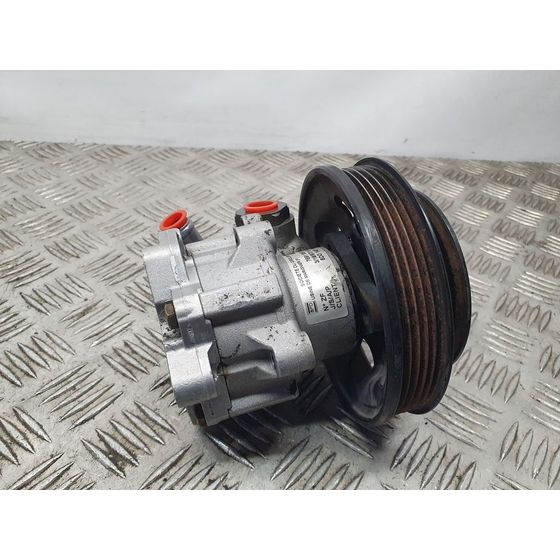 Bomba Direccion para Volkswagen Passat Berlina (3B2)