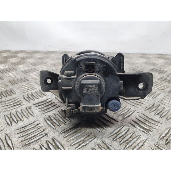 Faro Antiniebla Derecho para Nissan Primera Berlina (P12)