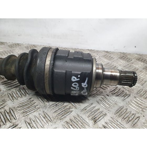 Transmision Delantera Izquierda Para Toyota Corolla Verso