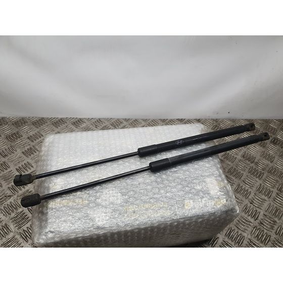 Amortiguadores Maletero / Porton Para Hyundai I20 Coupe