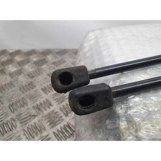 Amortiguadores Maletero / Porton Para Hyundai I20 Coupe