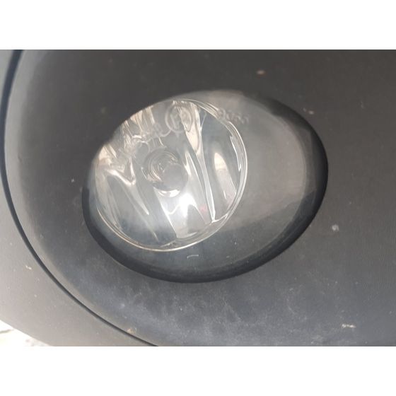 Faro Antiniebla Derecho Para Nissan Nv 400