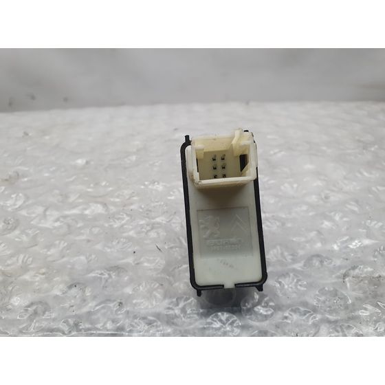 Mando Elevalunas Delantero Derecho para Peugeot 3008
