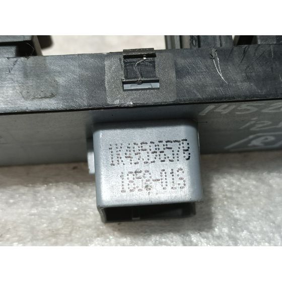 Mando Elevalunas Delantero Izquierdo Para Seat Ibiza