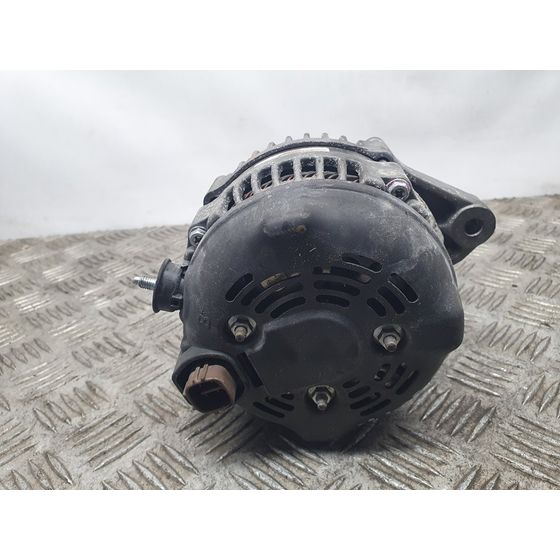 Alternador para Toyota Land Cruiser (J15)