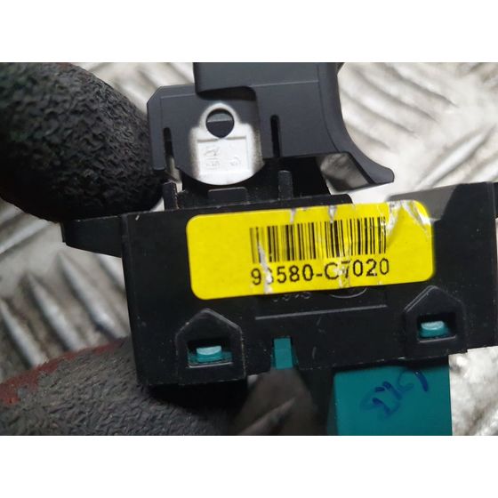 Mando Elevalunas Trasero Derecho para Hyundai I20 Active