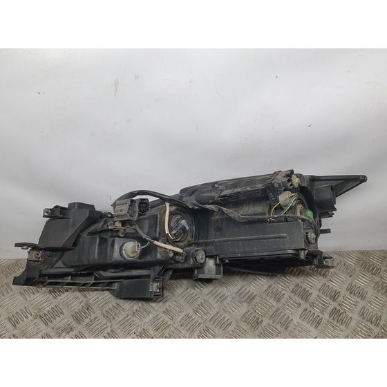 Faro Derecho Para Mazda 6 Lim.