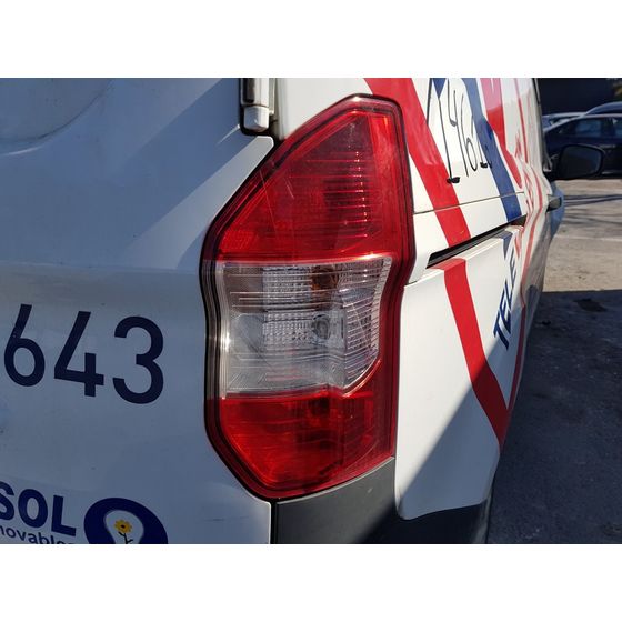 Piloto Trasero Derecho Para Ford Transit Courier