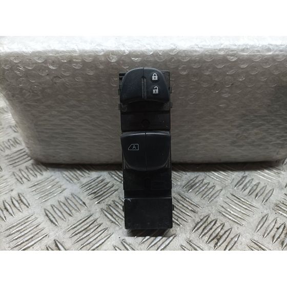 Mando Elevalunas Delantero Izquierdo  Para Nissan Micra V