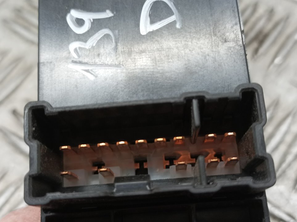 Mando Elevalunas Delantero Izquierdo  Para Nissan Micra V
