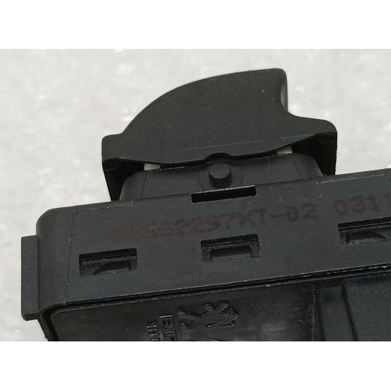 Mando Elevalunas Delantero Derecho Para Peugeot 3008