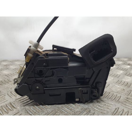 Cerradura Puerta Trasera Derecha Para Volkswagen Polo