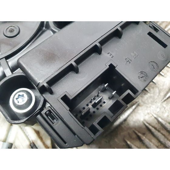 Elevalunas Trasero Derecho para Volkswagen Polo (6C1)