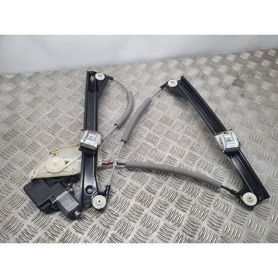 Elevalunas Delantero Derecho Para Volkswagen Polo