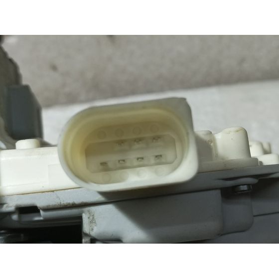 Cerradura Puerta Delantera Derecha Para Audi A4 Ber.