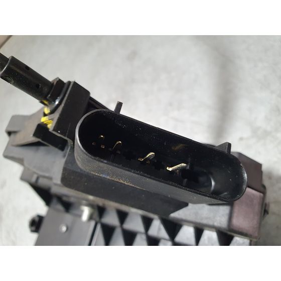 Cerradura Puerta Delantera Derecha Para Ford Transit Courier