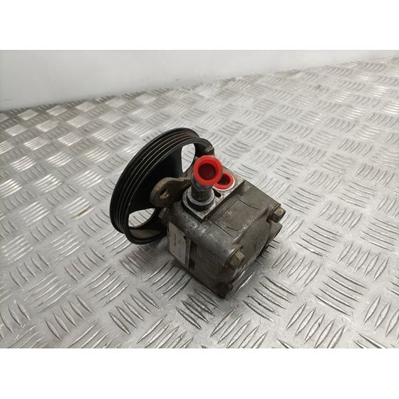 Bomba Direccion para Nissan Almera (N16/E)