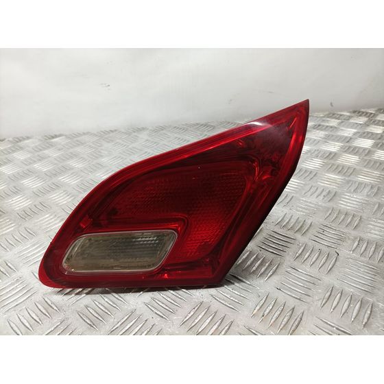Piloto Trasero Derecho Para Opel Astra J Lim.